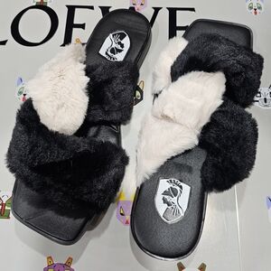 VHNY Black and Cream Faux Fur Slide Slippers